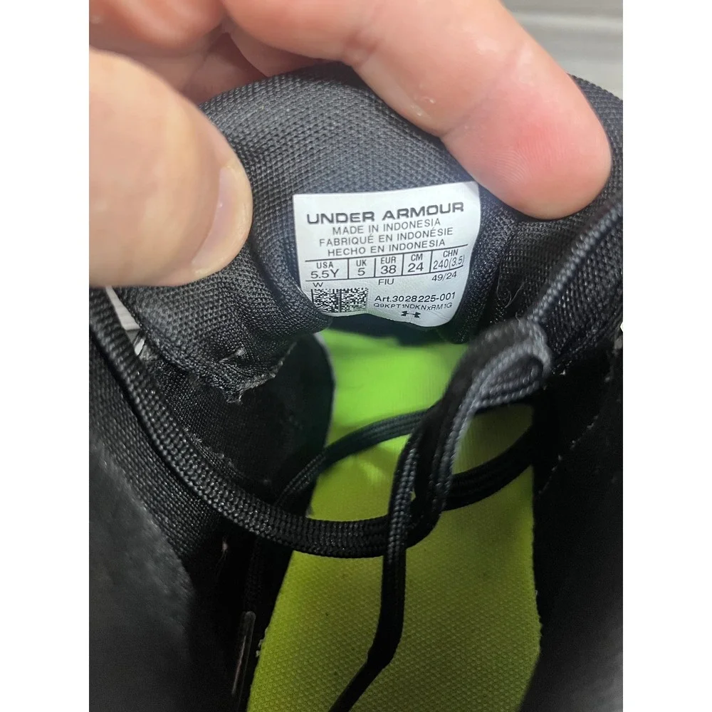 Under Armour Hammer 4 Molded Football Cleats Kids 5.5Y‎ Black White